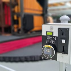 Technik Museum Speyer - Neueste Technik: die Bezahlsysteme, mit der alles zusätzlich bezahlt werden muss, dass sich irgendwie bewegen oder anhören lässt.