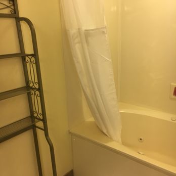 Bahama Sands Luxury Condominiums - Master bathroom with jets in tube - Resorts Near Me - North Myrtle Beach, South Carolina