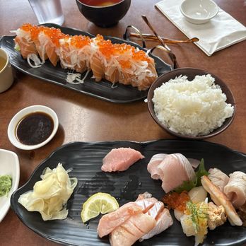 Geta - I love it here. This is the Jason Roll and the sashimi combo. - Japanese Near Me - Oakland, California Geta - I love it here. This is the Jason Roll and the sashimi combo. - Japanese Near Me - Oakland, California