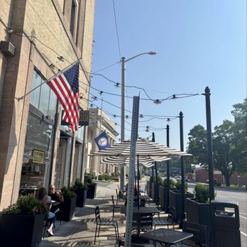 Blackbird Bakery - Outside - Donuts Near Me - Bristol, Virginia