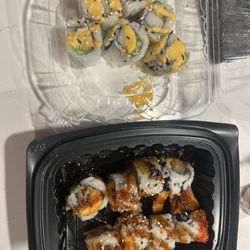 720 Fusion Fresh - One Spicy California Roll (8 shown online but only 6 pieces) and a Tokyo Trio Roll炸2只虾