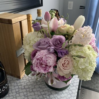 Tommy Flowers 2 - Florists Near Me - Syosset, New York