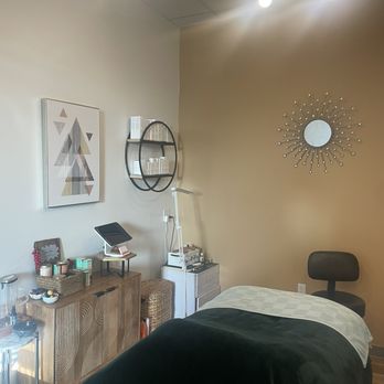 Mary Conway Skin Care - My treatment room - Skin Care Near Me - Seattle, Washington Mary Conway Skin Care - My treatment room - Skin Care Near Me - Seattle, Washington