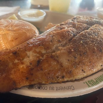 Schooner Wharf Bar - Grilled Fish sandwich - Seafood Near Me - Key West, Florida Schooner Wharf Bar - Grilled Fish sandwich - Seafood Near Me - Key West, Florida