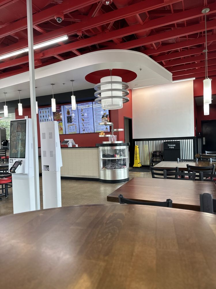 Hangry Joe’s Tyler Texas Hot Chicken