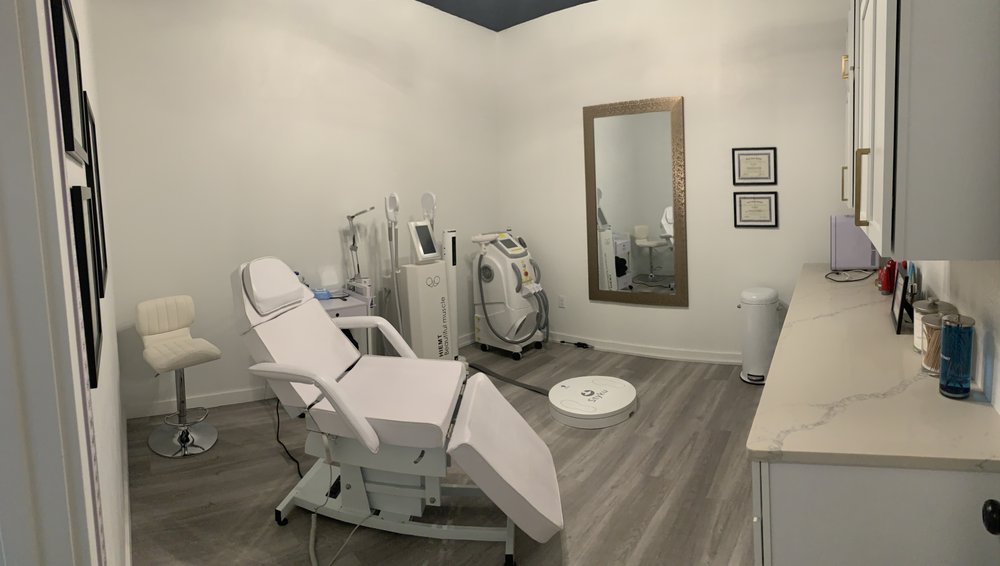 Rejuvenation slim body works Logo