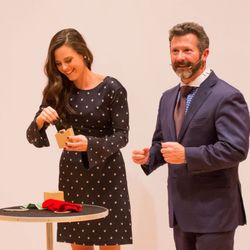 The Magic Duel - Your birthday guest can be a star onstage!