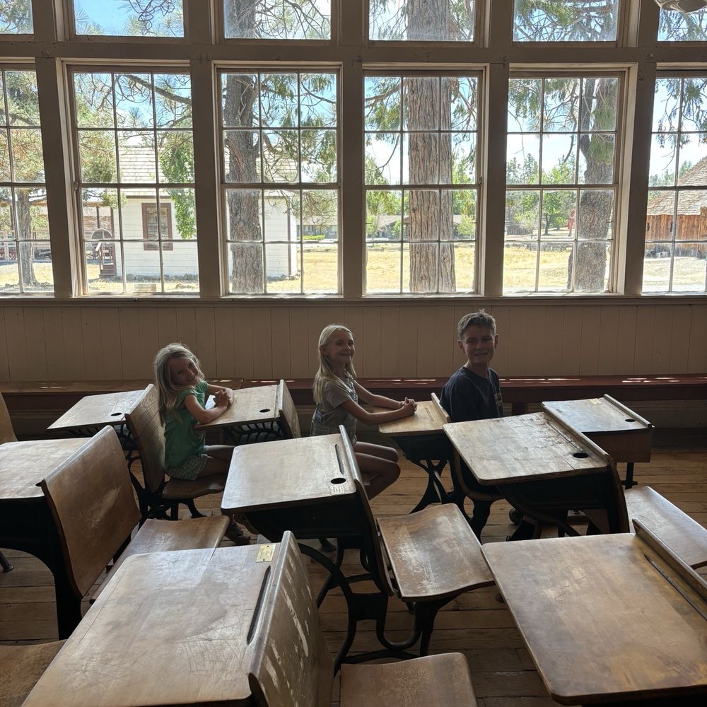 Fort Crook Museum - Old schoolhouse - Museums Near Me - Fall River Mills, California
