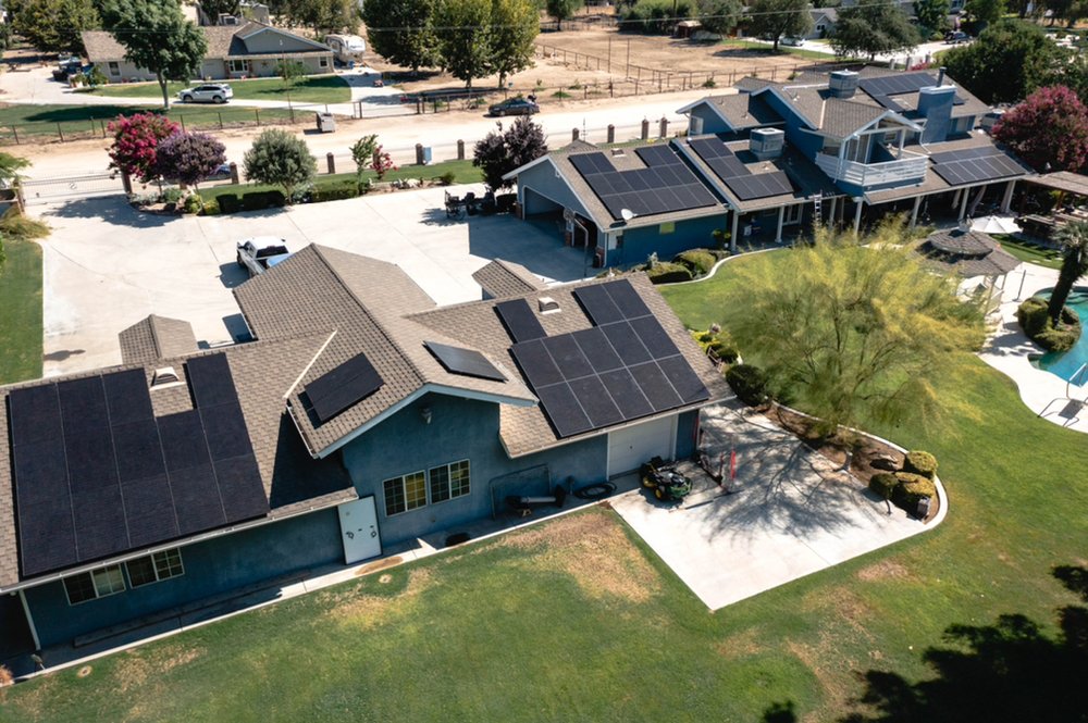 Slide of Ilum Solar