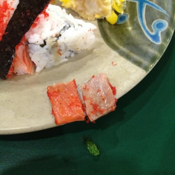 Royal Buffet - Rotten sushi yuck!!! One side of the salmon is orange while the other is gray. No wonder they cover their sushi in roe and sauce - Chinese Near Me - Woodridge, Illinois