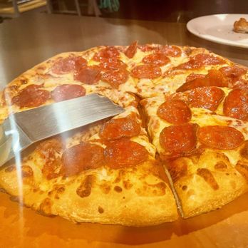 Pizza Hut - Pepperoni pizza - Pizza Near Me - Lakeville, Minnesota Pizza Hut - Pepperoni pizza - Pizza Near Me - Lakeville, Minnesota