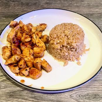 Kobe - Teriyaki Chicken w/ Rice (minus the veggies) - Japanese Near Me - Rock Hill, South Carolina Kobe - Teriyaki Chicken w/ Rice (minus the veggies) - Japanese Near Me - Rock Hill, South Carolina