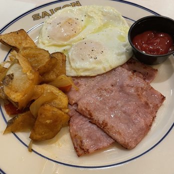 Saison - Eggs over easy - French Near Me - Newark, New Jersey