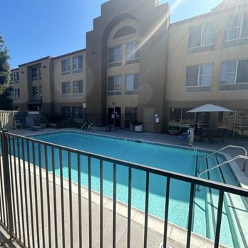 Hampton Inn San Marcos - Pool - Hotels Near Me - San Marcos, California Hampton Inn San Marcos - Pool - Hotels Near Me - San Marcos, California