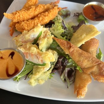 Rock N Roll Sushi - Appetizer Sampler (missing 2 wontons we ate before photo ) - Sushi Bars Near Me - Hendersonville, Tennessee Rock N Roll Sushi - Appetizer Sampler (missing 2 wontons we ate before photo ) - Sushi Bars Near Me - Hendersonville, Tennessee