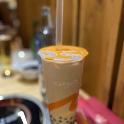 Chongqing Liuyishou Hotpot - They offer boba tea service but you have to pay in cash.