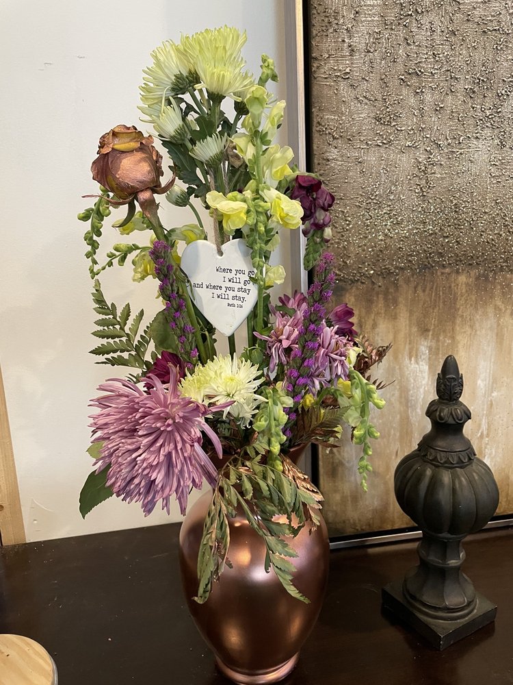 FLOWERS ONLY 30 Photos 25835 Southfield Rd, Southfield, Michigan