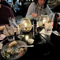 Midway Duck Inn - Family dinning :)