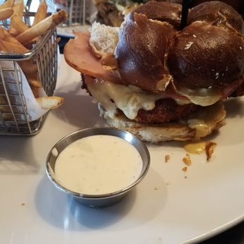 110 Grill - Chicken sandwich - New American Near Me - Leominster, Massachusetts 110 Grill - Chicken sandwich - New American Near Me - Leominster, Massachusetts