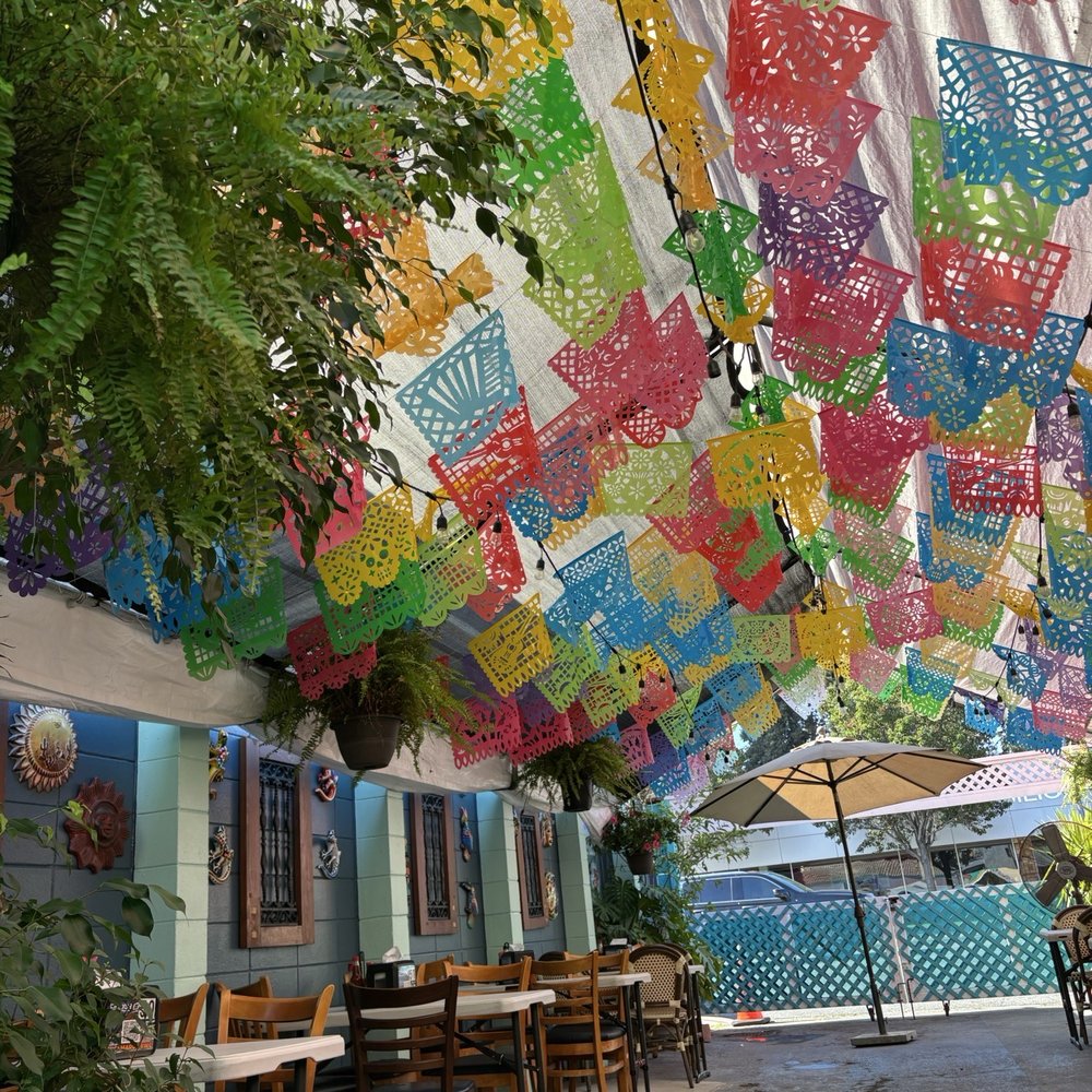 El Camaron RWC - Indoor/outdoor - Mexican Near Me - Redwood City, California