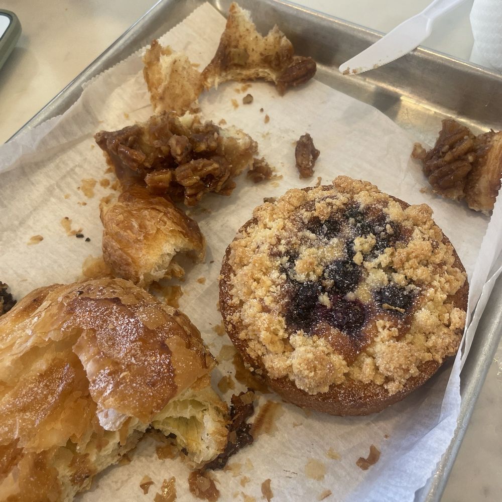 Devoured it too quickly, but you can see the nice buttery layers and well-made tart. Devoured it too quickly, but you can see the nice buttery layers and well-made tart.