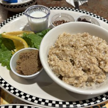 Black Bear Diner Las Vegas - Tropicana Ave - Bob's Red Mill Steel Cut Oatmeal (220 cals.) - Diners Near Me - Las Vegas, Nevada