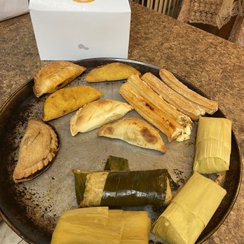 Che Churros & Empanadas - Pre warming up once more the food , cheese churros , half the empanadas & tamales - Argentine Near Me - Montreal, Quebec Che Churros & Empanadas - Pre warming up once more the food , cheese churros , half the empanadas & tamales - Argentine Near Me - Montreal, Quebec