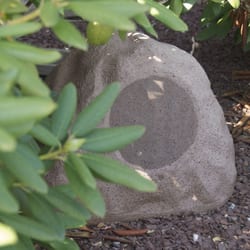 World Wide Stereo - Outdoor planter speaker