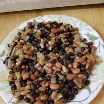 Sprouts Farmers Market - Canned pinto/black beans are great mixed with sauteed onions & garlic - Grocery Near Me - Redding, California Sprouts Farmers Market - Canned pinto/black beans are great mixed with sauteed onions & garlic - Grocery Near Me - Redding, California