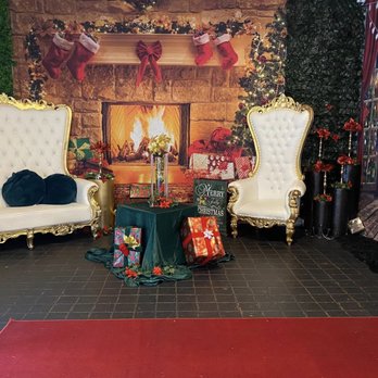 Jenz Events  - Jenz Events Christmas Selfie Corner at Studio 42 in Ellenwood - Party Supplies Near Me