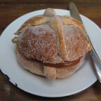 Bella Rafaella - Pan de muerto filled with dulce de leche - Bakeries Near Me - Ciudad de México, DIF Bella Rafaella - Pan de muerto filled with dulce de leche - Bakeries Near Me - Ciudad de México, DIF