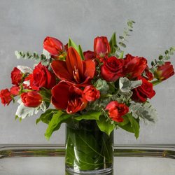 Lake Oswego Flowers - Scarlet red Flower delivery to Lake Oswego, Tigard, Tualatin, west Linn and Portland metro