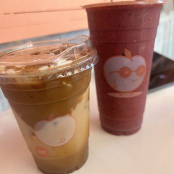 Whata Peach - Cookie Butter Latte & Berry Blast Smoothie - Juice Bars & Smoothies Near Me - Valley Glen, California Whata Peach - Cookie Butter Latte & Berry Blast Smoothie - Juice Bars & Smoothies Near Me - Valley Glen, California