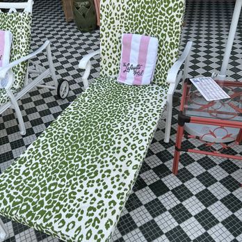 Beginner's Diner - Pool seating with towel - Diners Near Me - San Diego, California Beginner's Diner - Pool seating with towel - Diners Near Me - San Diego, California
