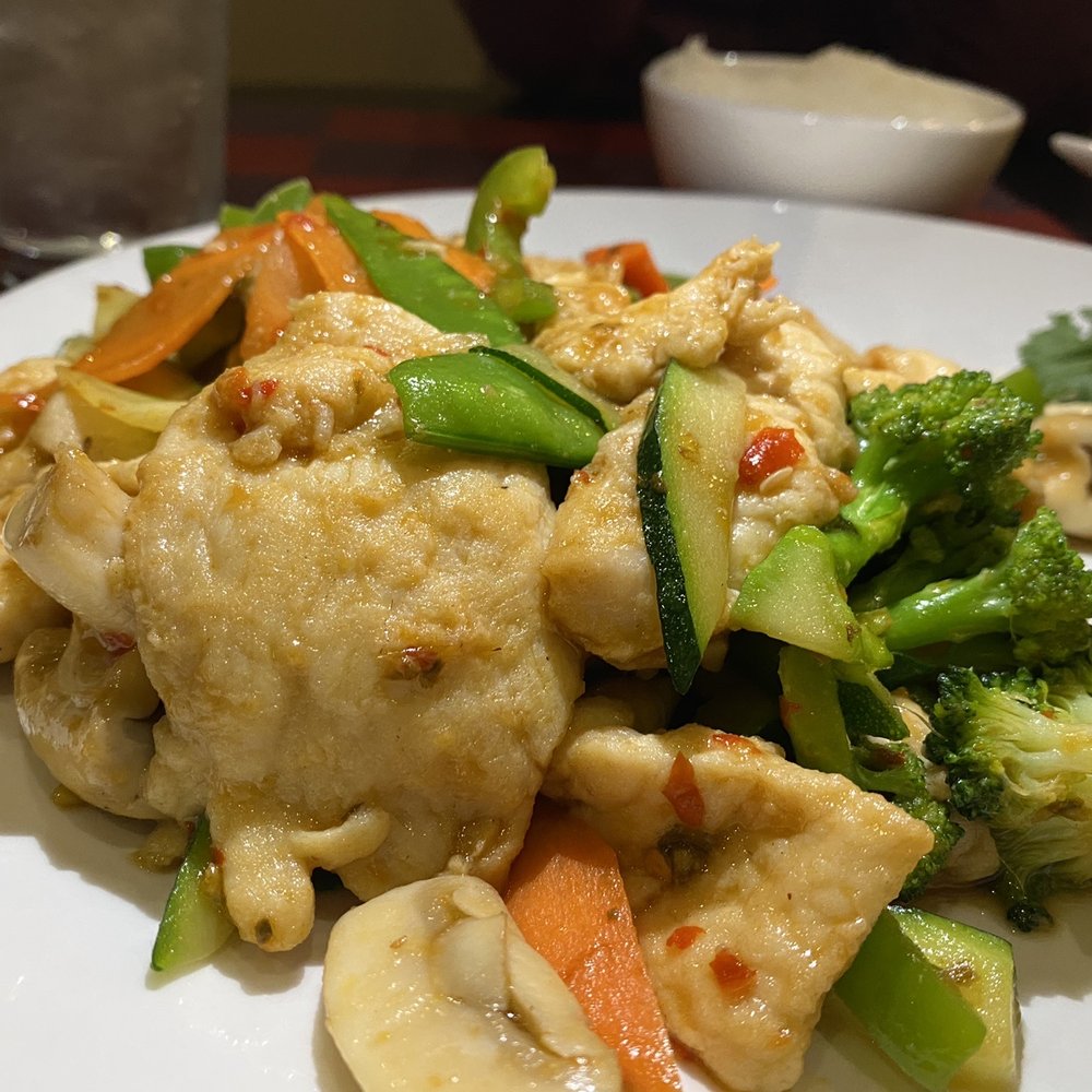Red Lotus - Thai Basil Chicken/ Beef/ Shrimp - Asian Fusion Near Me - Shelton, Connecticut Red Lotus - Thai Basil Chicken/ Beef/ Shrimp - Asian Fusion Near Me - Shelton, Connecticut