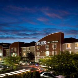 Executive Residency By Best Western Navigator Inn & Suites - front entrance
