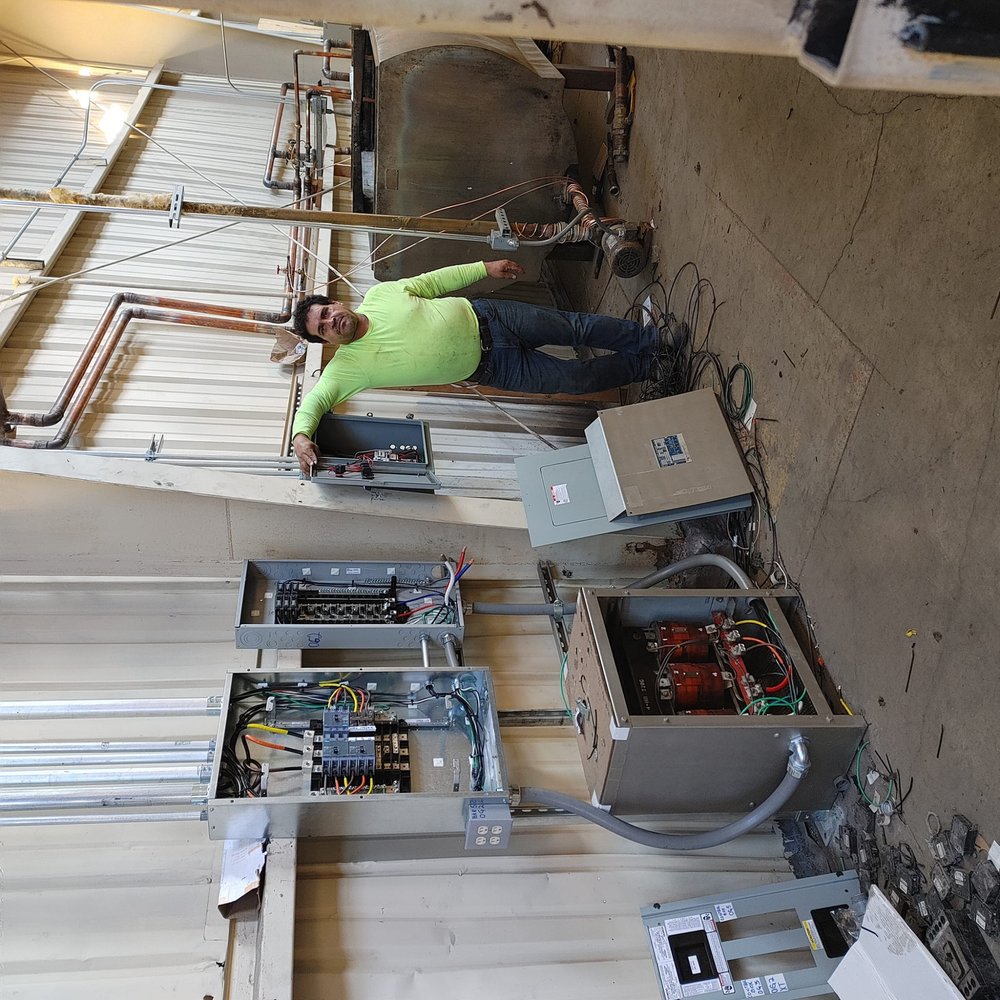 Slide of García Electrical Jobs And Handyman