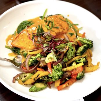 Lady C’s - Red Curry Salmon with veggies (no rice) - Breakfast & Brunch Near Me - Tarzana, California Lady C’s - Red Curry Salmon with veggies (no rice) - Breakfast & Brunch Near Me - Tarzana, California