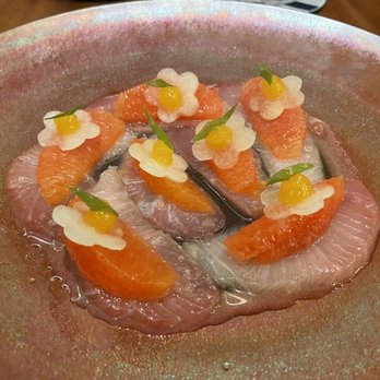 Senia - Cocktail Bars Near Me - Honolulu, Hawaii