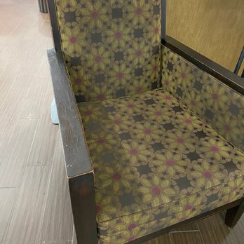 Hampton Inn Atlanta-Fairburn - Lobby Chair. - Hotels Near Me - Fairburn, Georgia Hampton Inn Atlanta-Fairburn - Lobby Chair. - Hotels Near Me - Fairburn, Georgia