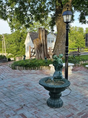 Stroud's Oak Ridge Manor by null