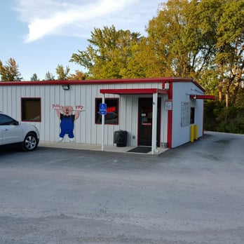 Diddy's BBQ - a car parked in front of a restaurant - Barbeque Near Me - Jackson, Tennessee Diddy's BBQ - a car parked in front of a restaurant - Barbeque Near Me - Jackson, Tennessee