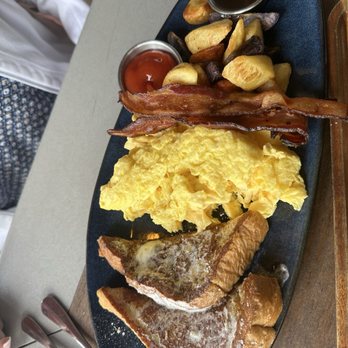 Creekside American Bistro - Creekside All American Breakfast - New American Near Me - Sedona, Arizona Creekside American Bistro - Creekside All American Breakfast - New American Near Me - Sedona, Arizona