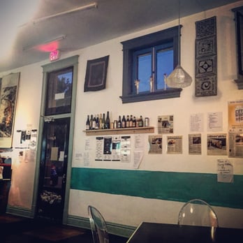 Lona's Lil Eats - Loved the deco. - Asian Fusion Near Me - St Louis, Missouri