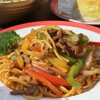 Sing NYC - Beef Pasta With Tomato Sauce - Chinese Near Me - New York, New York