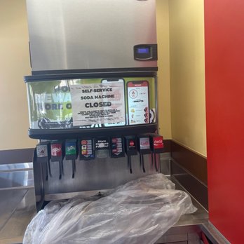 Del Taco - Soda machine not self serve for now - Fast Food Near Me - Moorpark, California