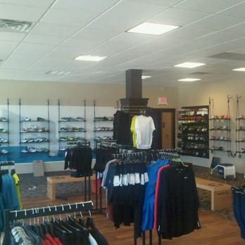 striders running store