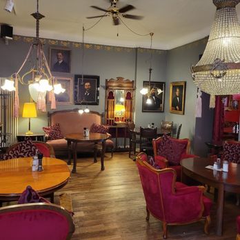 Café Kalwil - Nice décor - Cafes Near Me - Berlin, BE