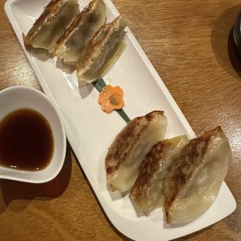 Tane Vegan Izakaya - Gyoza - Sushi Bars Near Me - Honolulu, Hawaii