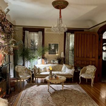 Pratt Taber Inn Victorian B & B - Warm and inviting Parlour at Pratt Taber - Bed & Breakfast Near Me - Red Wing, Minnesota Pratt Taber Inn Victorian B & B - Warm and inviting Parlour at Pratt Taber - Bed & Breakfast Near Me - Red Wing, Minnesota